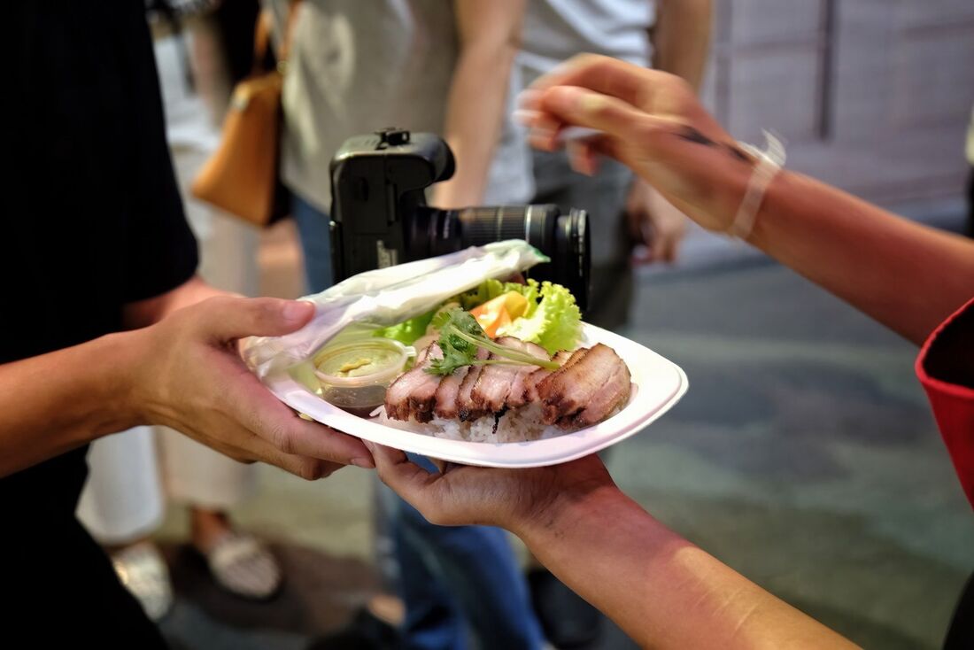 Catering dish